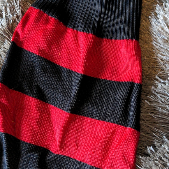90s red & black striped top with tie - Picture 6 of 9